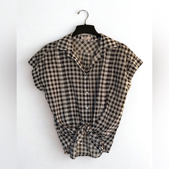 Eden & Olivia Tops - Eden & Olivia Black and White Button Down Shirt with Notched Collar and Tie Wais